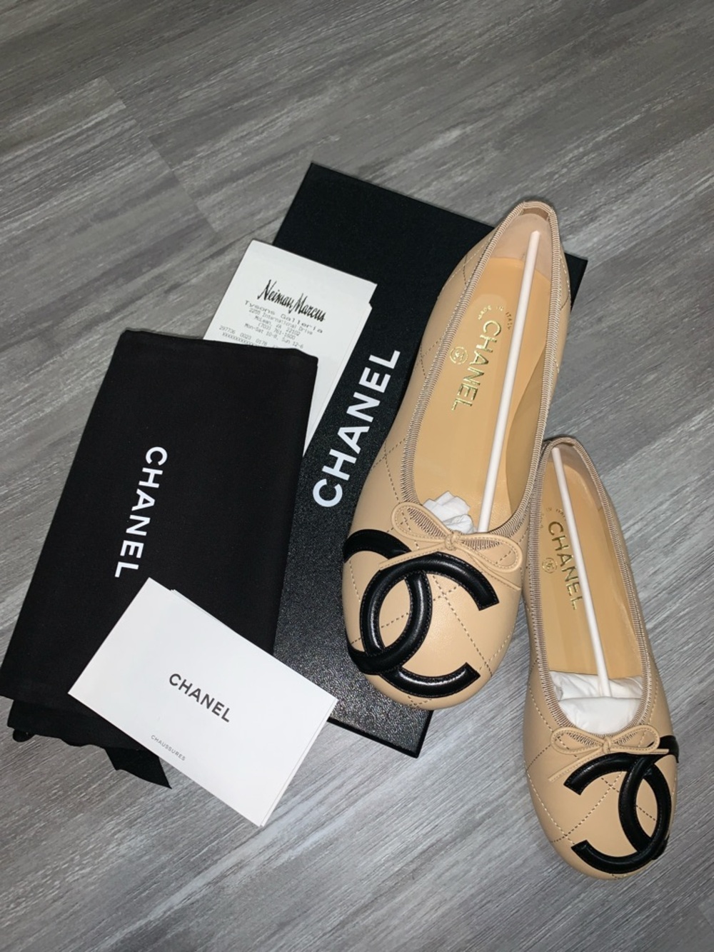 CHANEL Beige Leather Ballet Flats with Black CC Logo AUTHENTIC EXCLUSIVE NEW***
